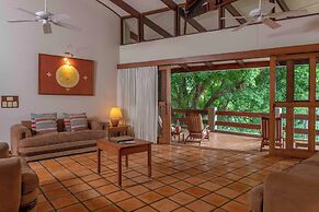 Capitán Suizo Beachfront Boutique Hotel