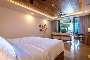 Capitán Suizo Beachfront Boutique Hotel