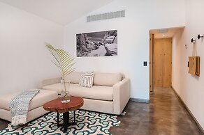 Bahia Hotel & Beach House