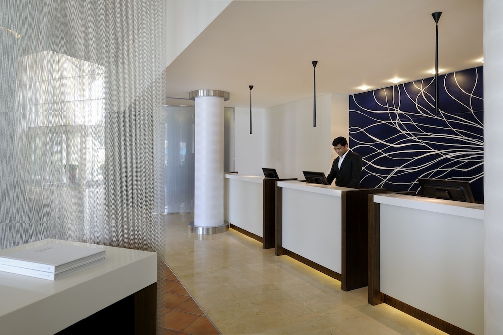 Millennium Lakeview Residence