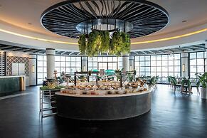 Millennium Lakeview Residence