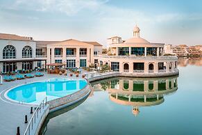 Millennium Lakeview Residence