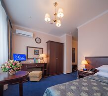 Hotel Salut