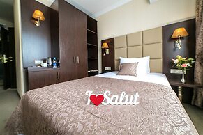 Hotel Salut