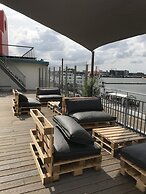 Botel