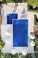 Hotel Ixzi Plus