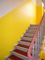 HappyGoLucky Hotel & Hostel