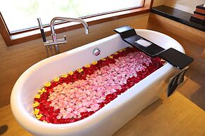 Hotel Nikko Bali Benoa Beach