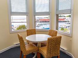 Island House Hotel