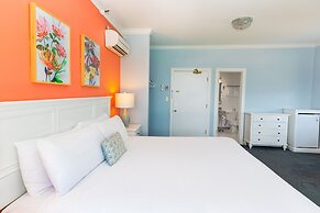 Island House Hotel