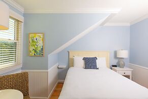 Island House Hotel