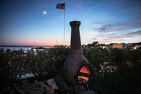 Island House Hotel