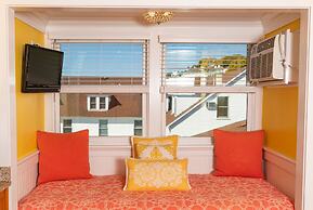 Island House Hotel