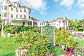 Island House Hotel