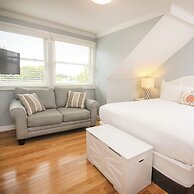Island House Hotel