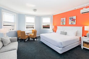 Island House Hotel