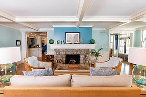 Island House Hotel