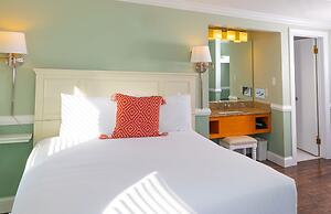 Island House Hotel