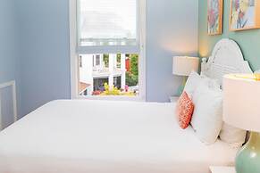 Island House Hotel