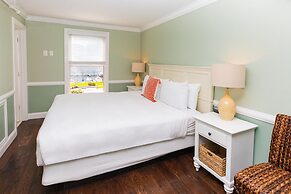 Island House Hotel