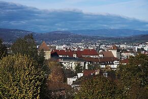 Moxy Annecy