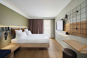 Moxy Annecy