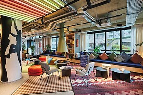 Moxy Annecy