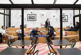Hotel Izzy