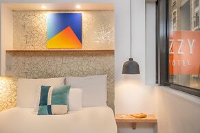 Hotel Izzy