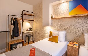 Hotel Izzy