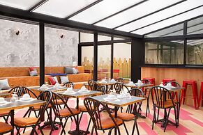 Hotel Izzy