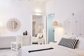 Mr & Mrs White Paros
