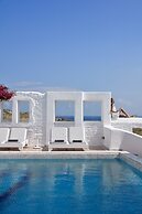 Mr & Mrs White Paros