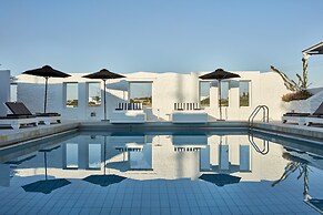 Mr & Mrs White Paros