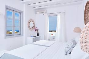 Mr & Mrs White Paros