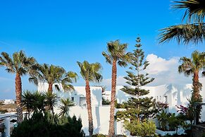 Mr & Mrs White Paros