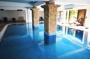 Avlida Hotel