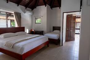 Fuego del Sol Beachfront Hotel