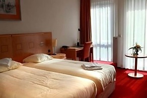 Hotel 2000