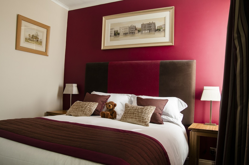 Clarence Court Hotel
