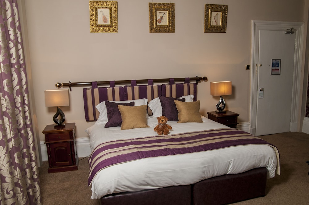 Clarence Court Hotel