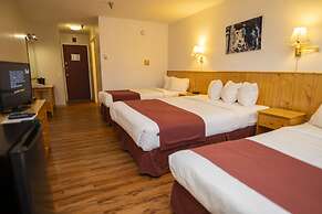 Canadas Best Value Inn River View Hotel