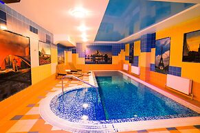 Alexandrovsky Garden Hotel