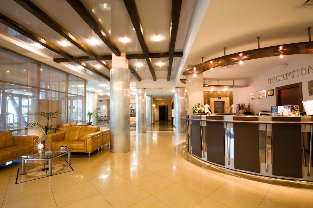 Alexandrovsky Garden Hotel