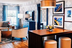 Salem Waterfront Hotel & Suites