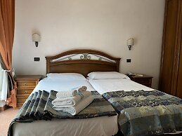 Euro House Inn Airport