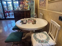 Euro House Inn Airport