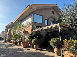 Euro House Inn Airport