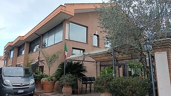 Euro House Inn Airport