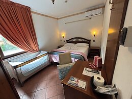 Euro House Inn Airport